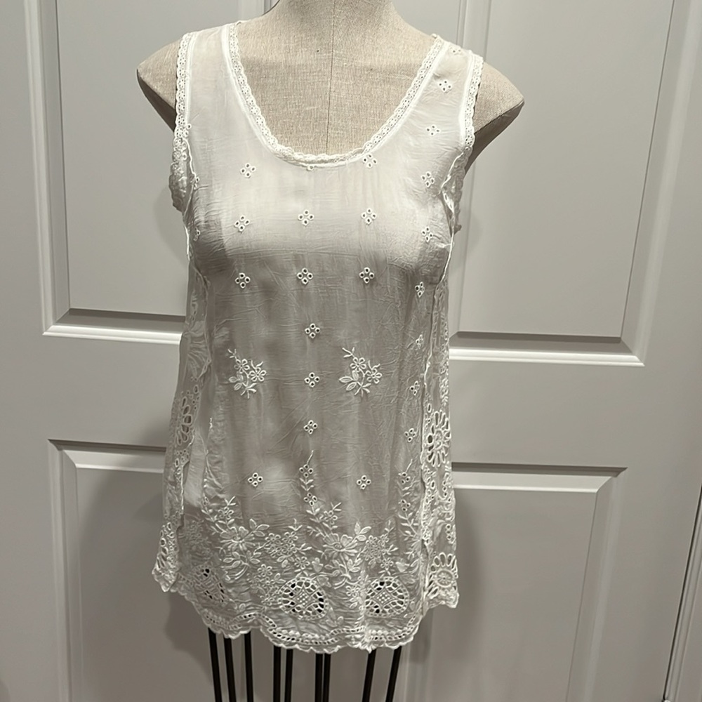 Johnny Was white embroidered/cut out tunic top size small